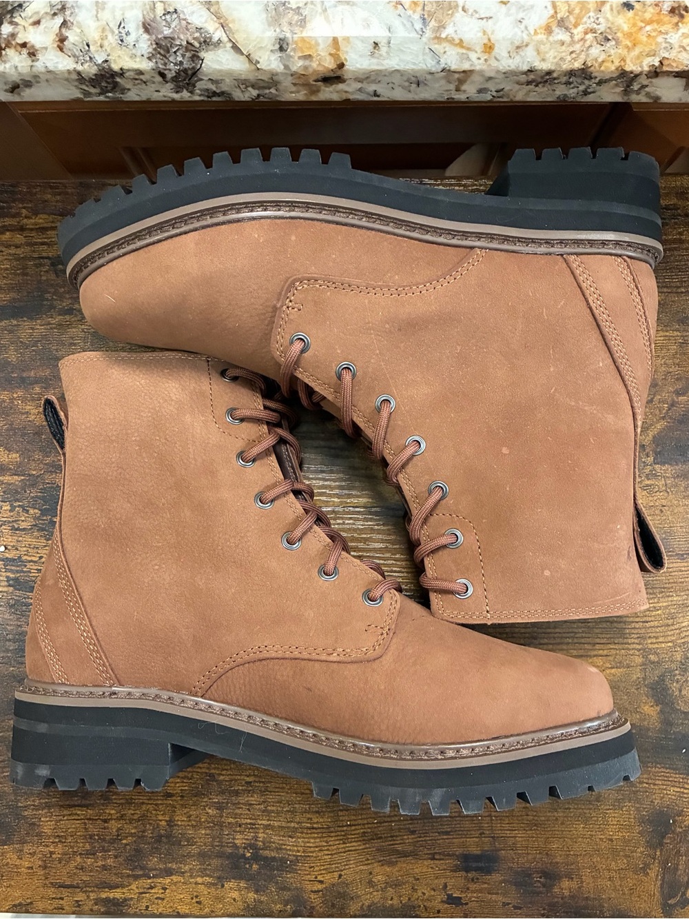 L.L. Bean Women's Rustic Brown Suede Lace-Up Boots Camden Hill Boots 9.5 M NWOB